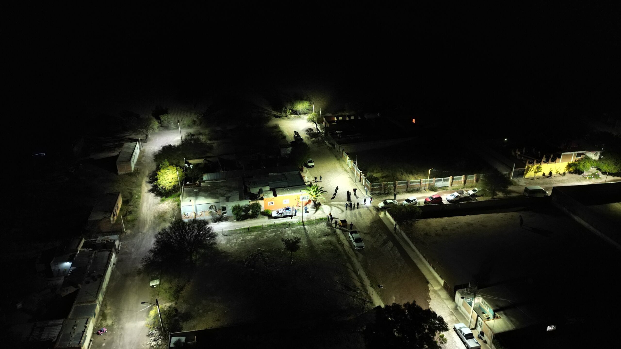 Instalación de luminaria en Cieneguilla